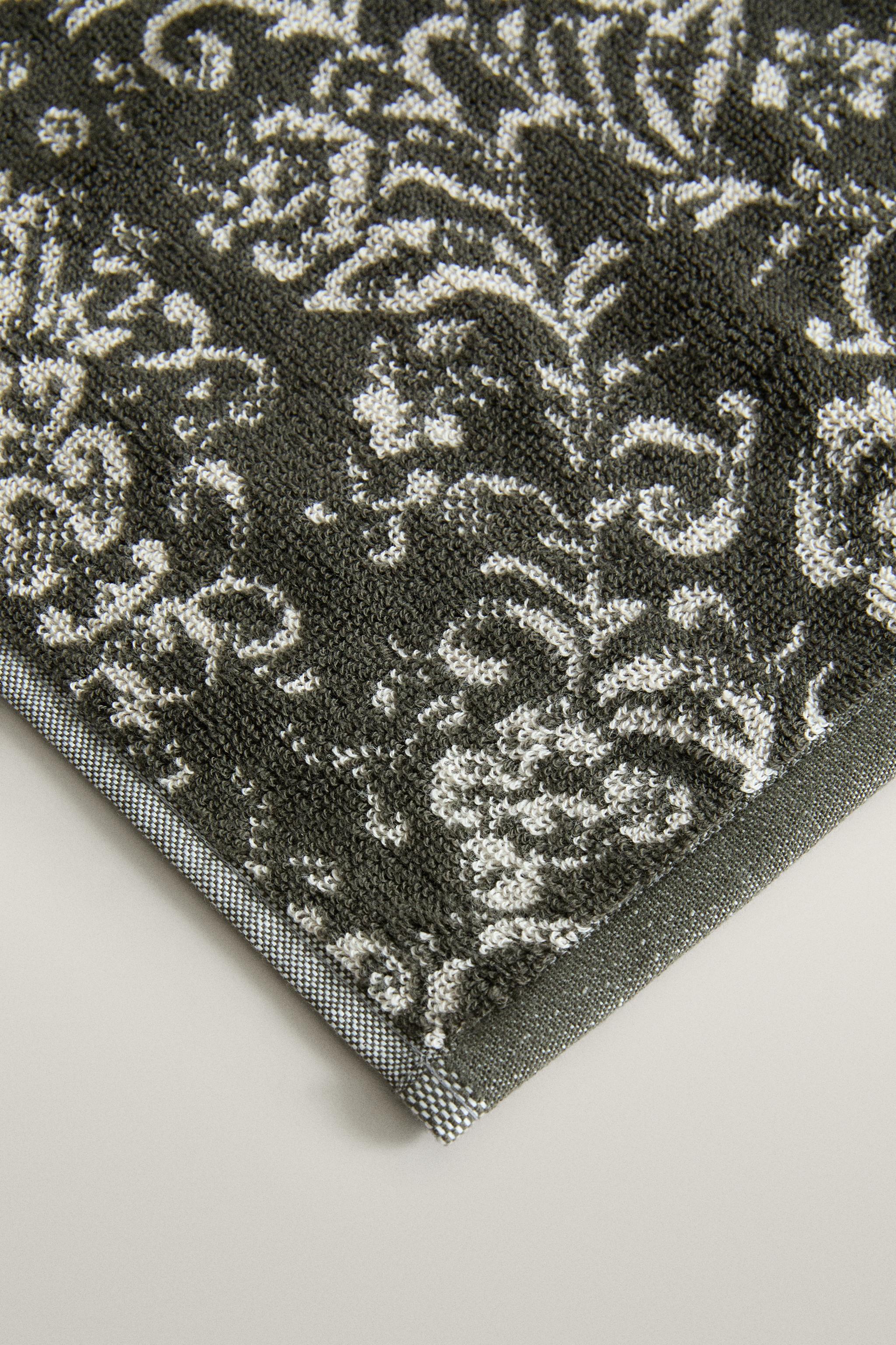 SERVIETTE DE BAIN ÉPONGE JACQUARD FLORAL